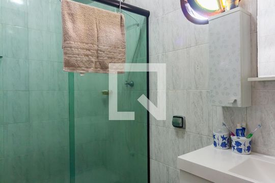 Banheiro de casa à venda com 2 quartos, 147m² em Km 18, Osasco