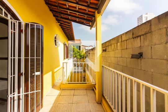 Sacada de casa à venda com 2 quartos, 147m² em Km 18, Osasco