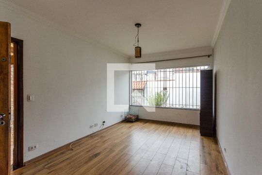Casa à venda com 3 quartos, 300m² em Vila Zat, São Paulo