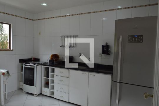 Cozinha de casa de condomínio à venda com 3 quartos, 197m² em Pechincha, Rio de Janeiro