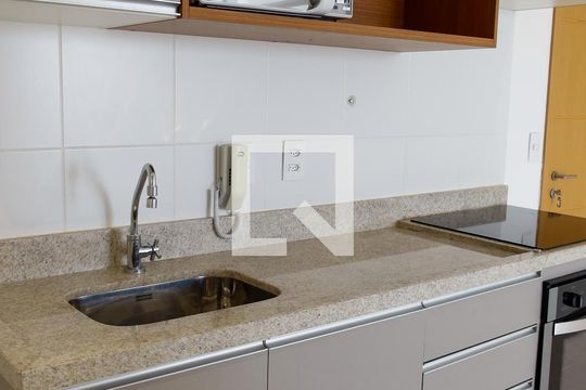 Cozinha de apartamento para alugar com 2 quartos, 52m² em Centro, Osasco