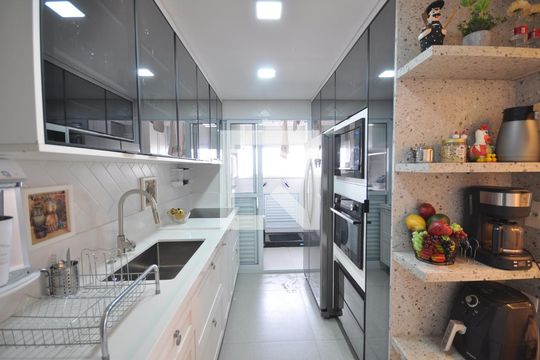 Cozinha de apartamento à venda com 3 quartos, 81m² em Vila Guilherme, São Paulo