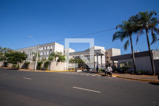 Fachada do condomínio de apartamento para alugar com 2 quartos, 42m² em Antonio Marincek, Ribeirão Preto