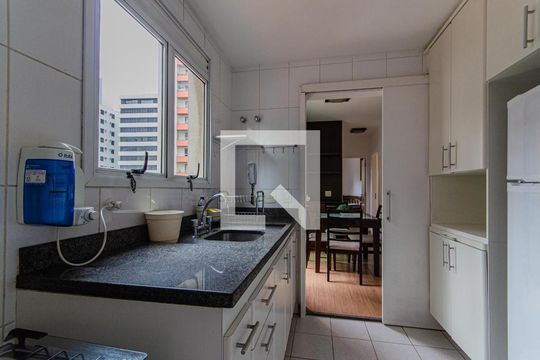 Cozinha de apartamento para alugar com 2 quartos, 52m² em Vila Mariana, São Paulo