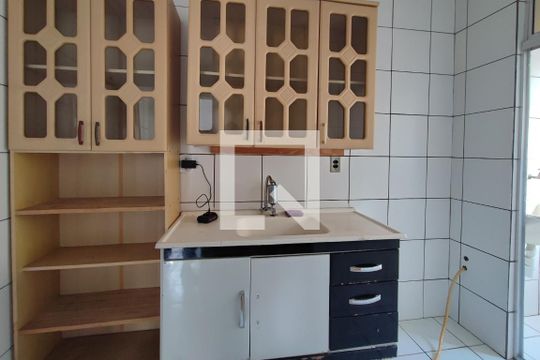 Cozinha  de apartamento à venda com 2 quartos, 47m² em Vila Abaeté, Campinas