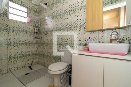 Banheiro Casa 1 de casa à venda com 2 quartos, 200m² em Jardim das Palmas, São Paulo