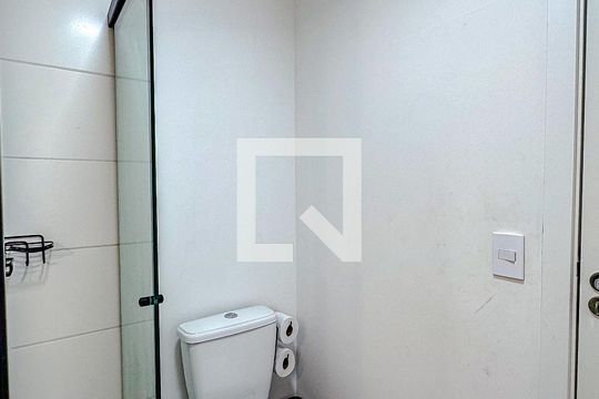 Banheiro de apartamento à venda com 1 quarto, 27m² em Liberdade, São Paulo