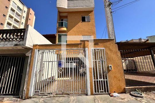 Fachada + plaquinha  de apartamento à venda com 2 quartos, 100m² em Vila Camilópolis, Santo André