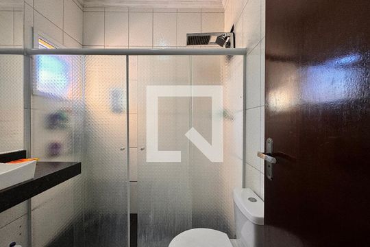 Banheiro  de apartamento à venda com 2 quartos, 100m² em Vila Camilópolis, Santo André