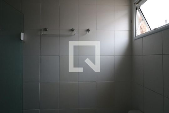 Banheiro de apartamento à venda com 2 quartos, 50m² em Parque Erasmo Assunção, Santo André