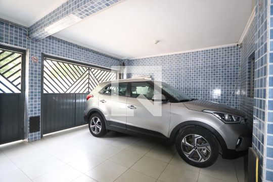 Garagem de casa à venda com 5 quartos, 210m² em Vila Prudente, São Paulo
