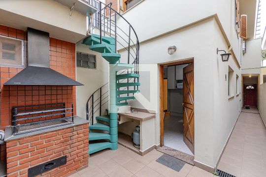 Quintal de casa à venda com 3 quartos, 200m² em Vila Sao Francisco, São Paulo