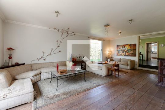 Sala de casa para alugar com 4 quartos, 600m² em Jardim Petropolis, São Paulo