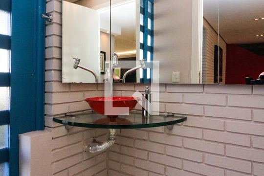 Lavabo de casa à venda com 3 quartos, 328m² em Medianeira, Porto Alegre