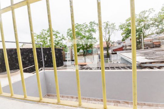 Vista do Quarto 2 de casa para alugar com 2 quartos, 100m² em Jardim Santo Alberto, Santo André