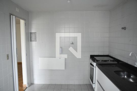 Cozinha e Área de Serviço de apartamento para alugar com 2 quartos, 64m² em Jardim Caiapiá, Cotia