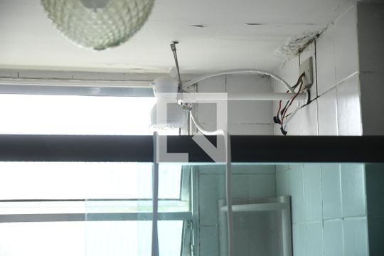 Banheiro de apartamento para alugar com 2 quartos, 64m² em Jardim Caiapiá, Cotia