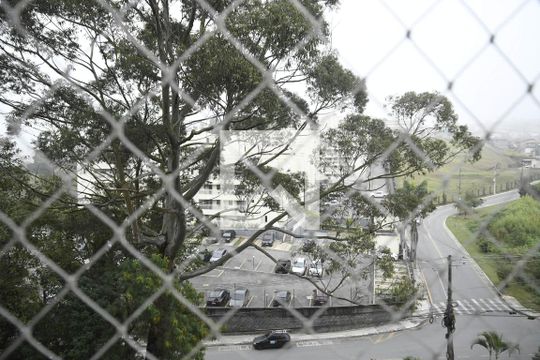 Sala de apartamento para alugar com 2 quartos, 64m² em Jardim Caiapiá, Cotia