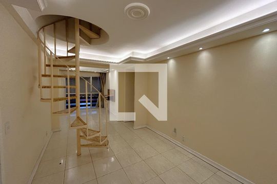 Sala de apartamento à venda com 2 quartos, 130m² em Méier, Rio de Janeiro
