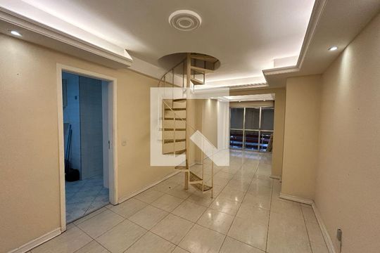 Sala de apartamento à venda com 2 quartos, 130m² em Méier, Rio de Janeiro