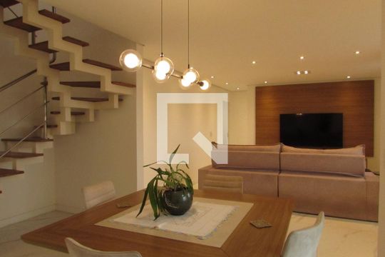 Apartamento à venda com 3 quartos, 190m² em Jardim Arpoador, São Paulo