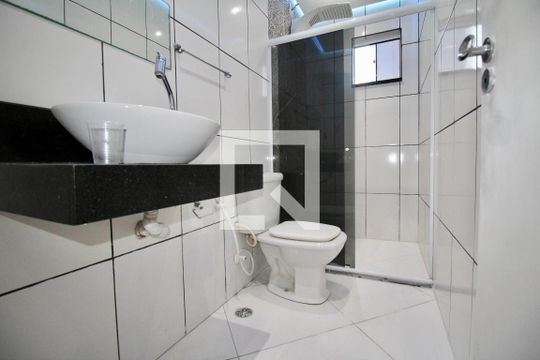 Banheiro de casa para alugar com 2 quartos, 74m² em Garcia, Salvador