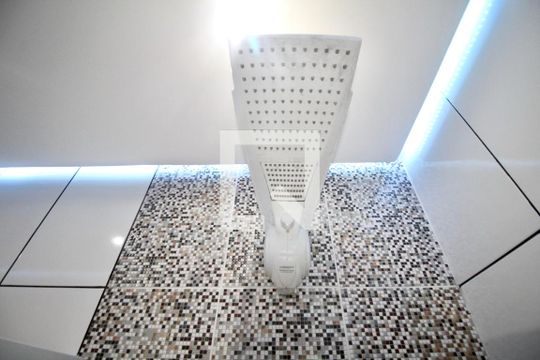 Banheiro de casa para alugar com 2 quartos, 74m² em Garcia, Salvador