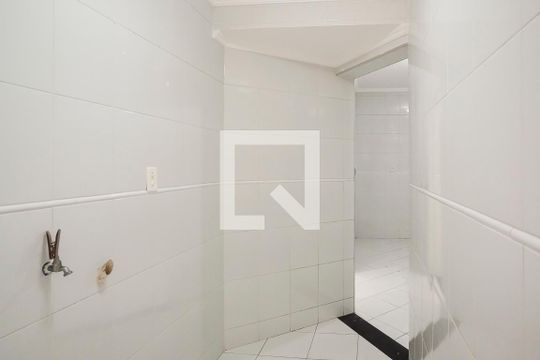 Área de serviço de apartamento para alugar com 3 quartos, 123m² em Santa Maria, São Caetano do Sul