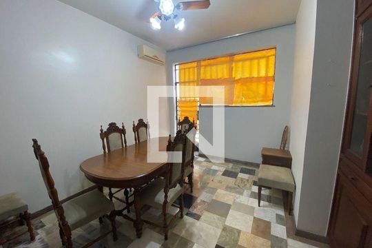 Casa à venda com 3 quartos, 173m² em Icaraí, Niterói