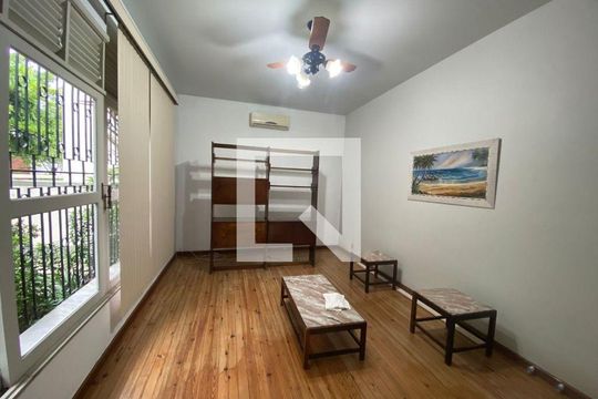 Casa à venda com 3 quartos, 173m² em Icaraí, Niterói