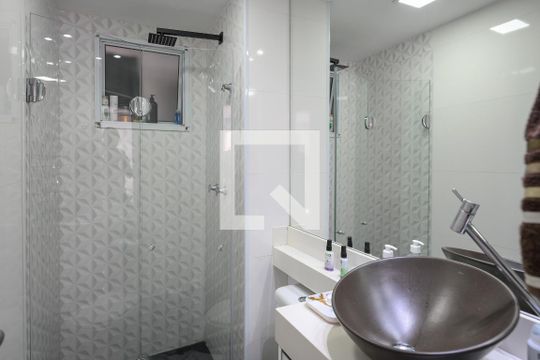 Banheiro  de apartamento à venda com 2 quartos, 65m² em Jardim Santa Emília, São Paulo