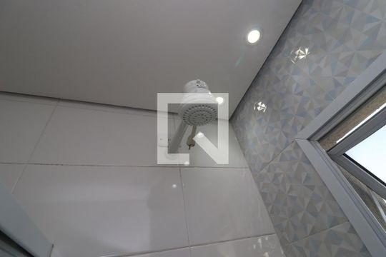 Banheiro de apartamento à venda com 2 quartos, 55m² em Vila Carrão, São Paulo