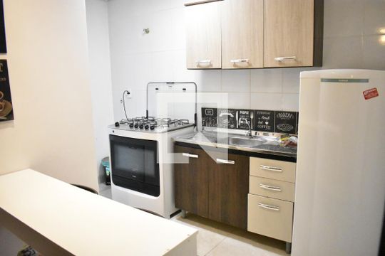 Cozinha de apartamento para alugar com 2 quartos, 37m² em Riacho 1, Brasília