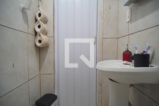 Banheiro de casa à venda com 2 quartos, 286m² em Rondônia, Novo Hamburgo