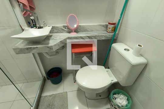 Banheiro de apartamento à venda com 1 quarto, 36m² em Barra da Tijuca, Rio de Janeiro