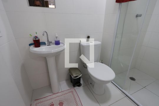 Banheiro de apartamento à venda com 1 quarto, 28m² em Vila Ema, São Paulo