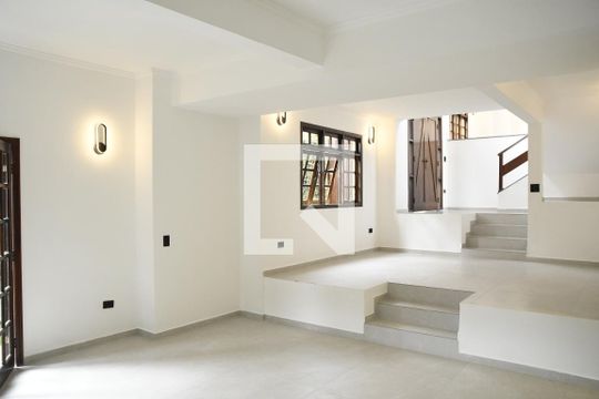 Sala de casa de condomínio para alugar com 6 quartos, 285m² em São Paulo Ii, Cotia