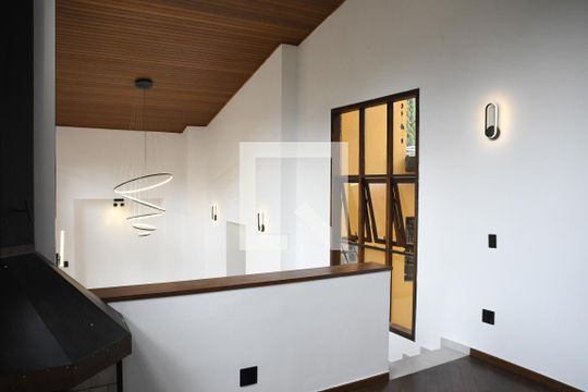 Sala de casa de condomínio para alugar com 6 quartos, 285m² em São Paulo Ii, Cotia