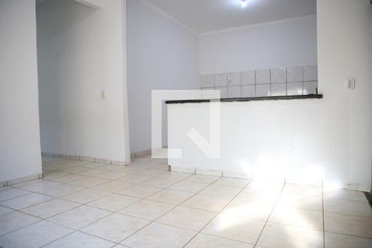 Cozinha  de casa à venda com 3 quartos, 180m² em Chácaras Recreio São João, Goiânia
