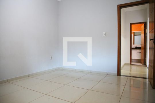 Quarto de casa à venda com 3 quartos, 180m² em Chácaras Recreio São João, Goiânia