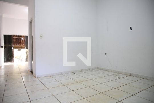 Sala de casa à venda com 3 quartos, 180m² em Chácaras Recreio São João, Goiânia