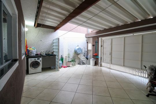 Garagem de casa à venda com 2 quartos, 70m² em Jardim Mimar, São Paulo