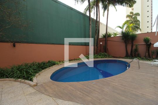 Área Comum - Piscina de apartamento para alugar com 3 quartos, 210m² em Moema, São Paulo