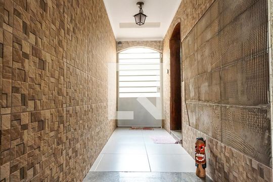 Corredor lateral de casa à venda com 3 quartos, 226m² em Vila Santo Estevão, São Paulo