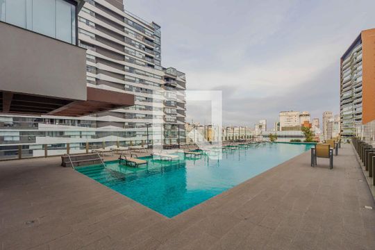 Piscina de apartamento para alugar com 1 quarto, 50m² em Pinheiros, São Paulo