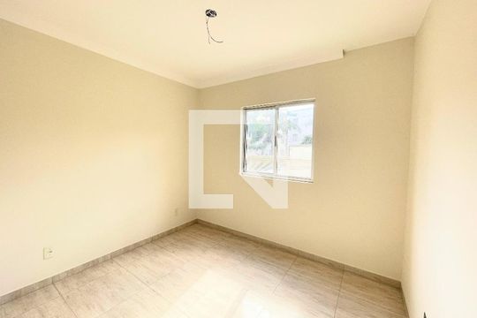 Quarto de apartamento à venda com 2 quartos, 58m² em Morro do Confisco, Contagem