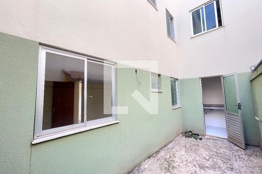Área Privativa de apartamento à venda com 2 quartos, 58m² em Morro do Confisco, Contagem