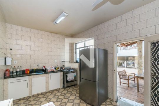 Casa frente - Cozinha de casa à venda com 5 quartos, 180m² em Olaria, Rio de Janeiro