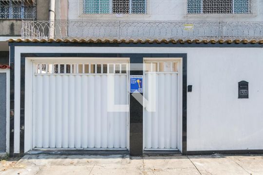 Fachada da Entrada de casa à venda com 5 quartos, 180m² em Olaria, Rio de Janeiro