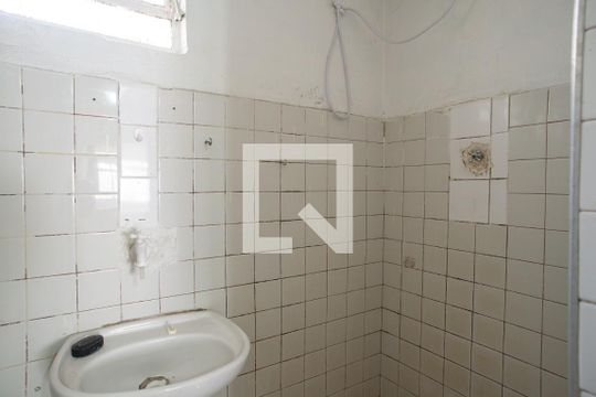 Banheiro de kitnet/studio para alugar com 1 quarto, 37m² em Bela Vista, São Paulo